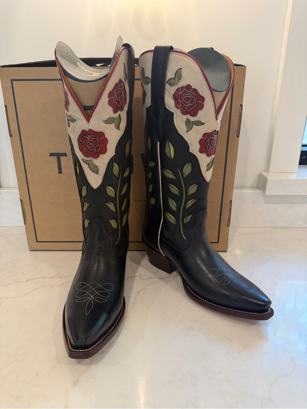 NEW!!! Tecovas ‘Annie’ Roses Cowboy Western Boot Limited Edition size 8-8.5 - Picture 2 of 12